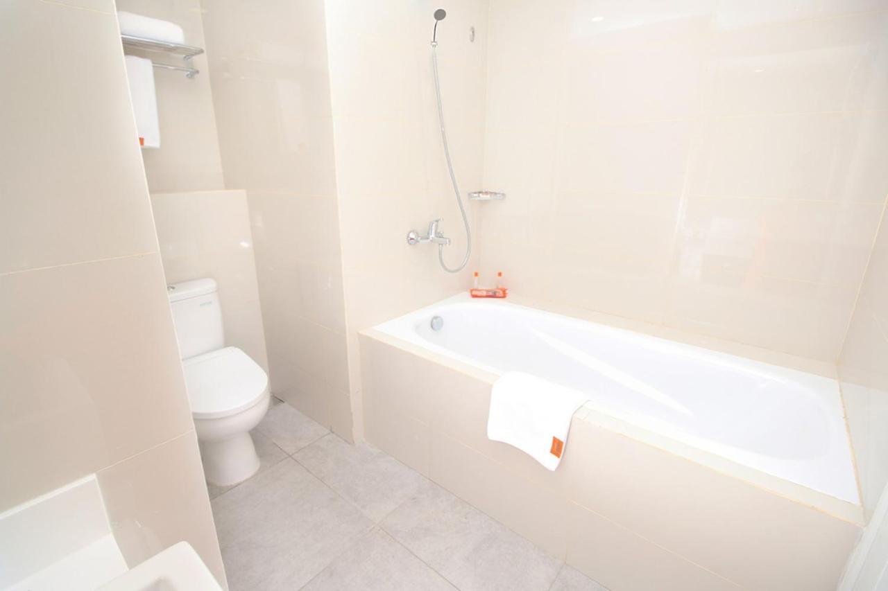 Harris Hotel Sentraland Semarang Ngoại thất bức ảnh