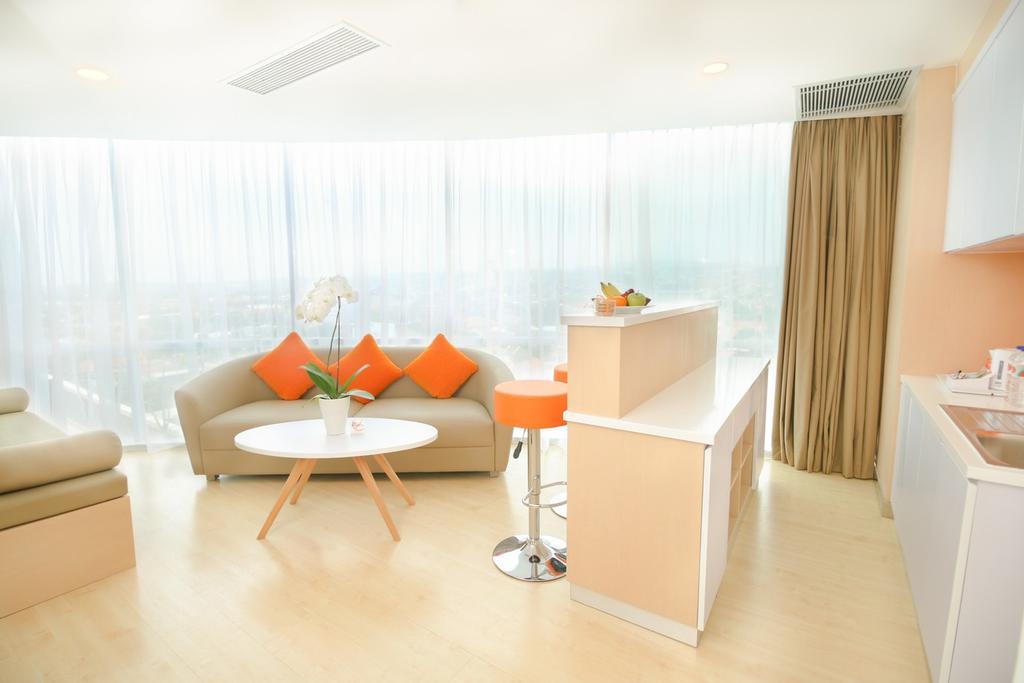 Harris Hotel Sentraland Semarang Ngoại thất bức ảnh
