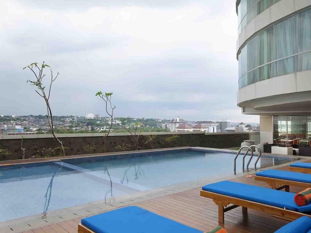 Harris Hotel Sentraland Semarang Ngoại thất bức ảnh
