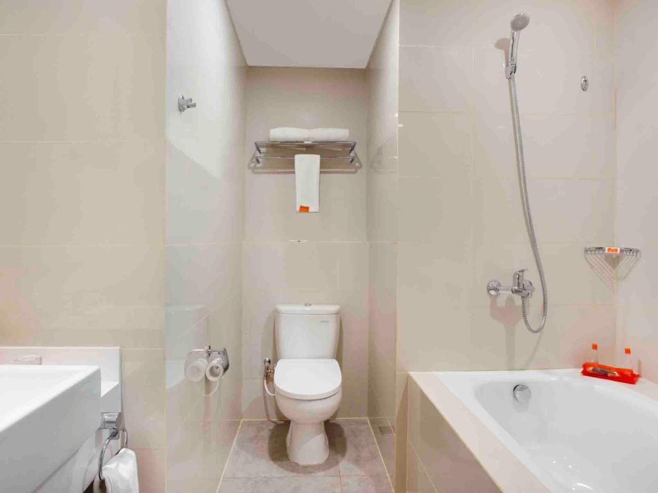 Harris Hotel Sentraland Semarang Ngoại thất bức ảnh